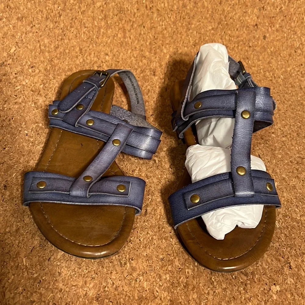 Sandals - Picture 1 of 8